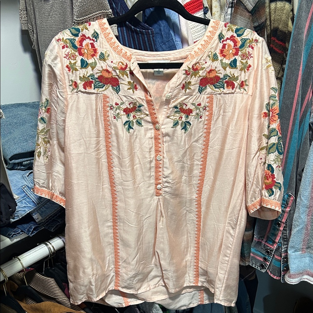 Sundance Floral Embroidered Women's Top - pink